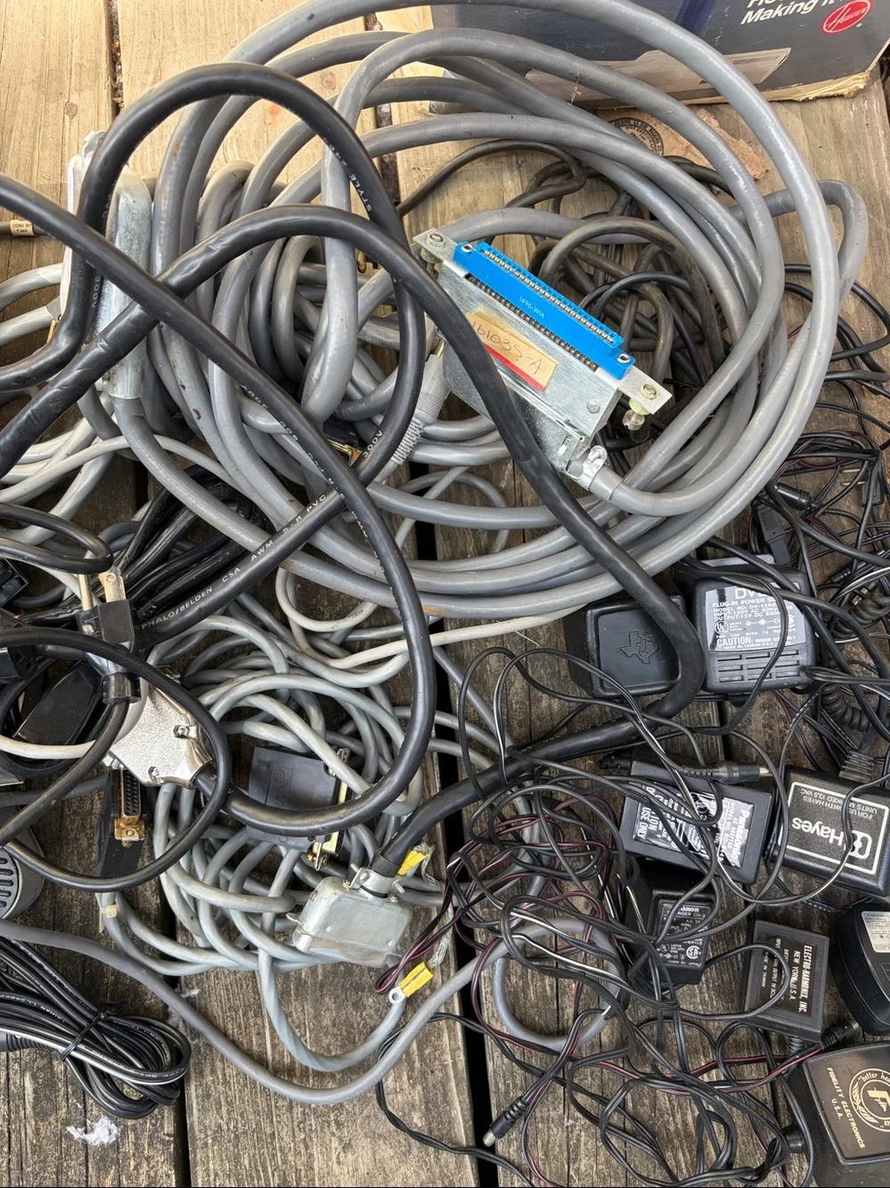 Large Mixed Lot of Vintage Computer & Electronics Cables, Cords & Adapters